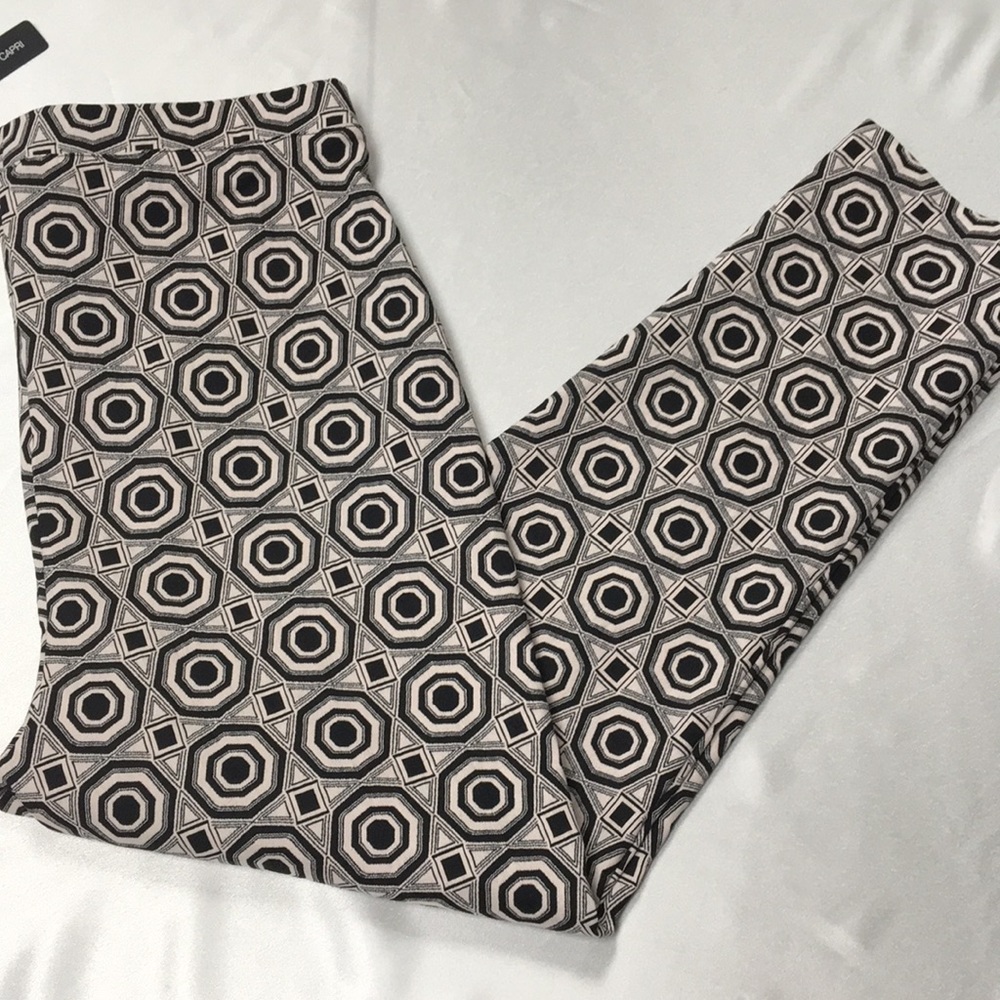 BNWT Joseph Ribhoff Capri Pant 10 Black Blush Cute